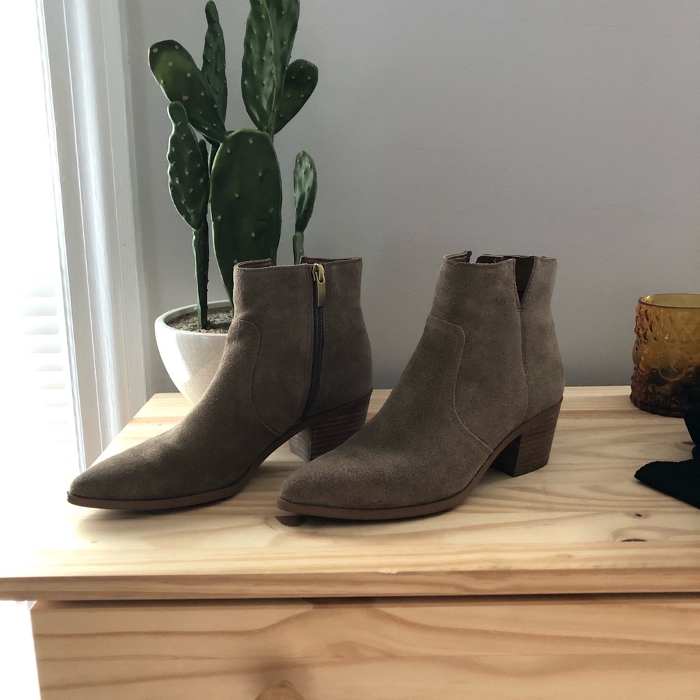 Franco Sarto ankle boot!